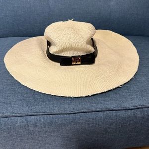 Tory Burch hat